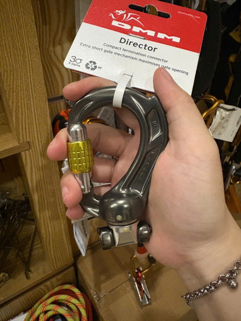 FPR Supply chuyên cung cấp carabiner chính hãng đạt tiêu chuẩn an toàn làm việc trên cao